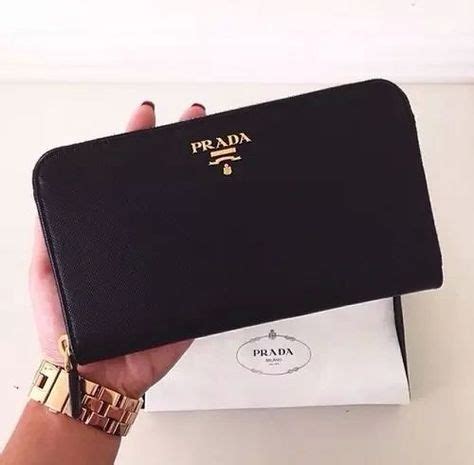 Prada wallet outlet